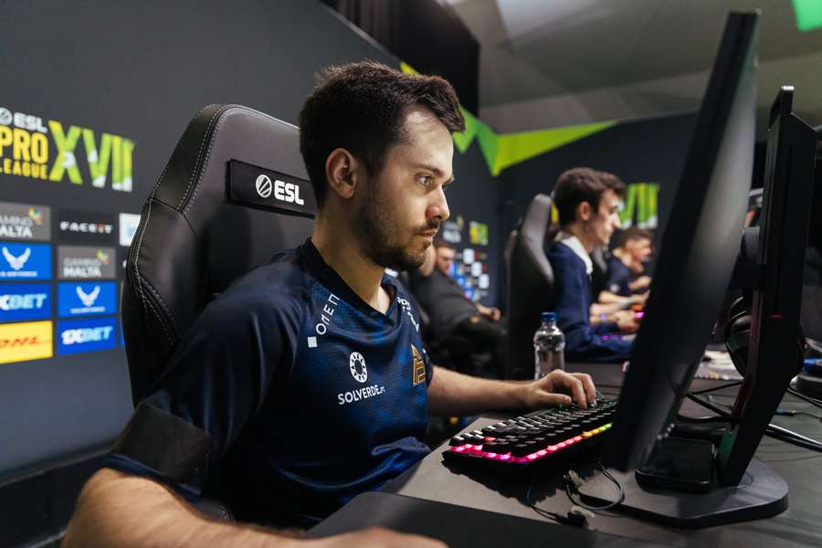 Os SAW caíram para o 28.º lugar Os SAW caíram para o 28.º lugar