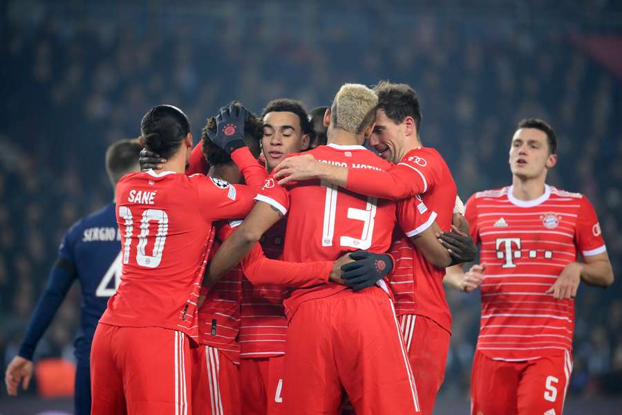 Bayern Münchens ti mand sikrede hårdt tilkæmpet sejr i Paris