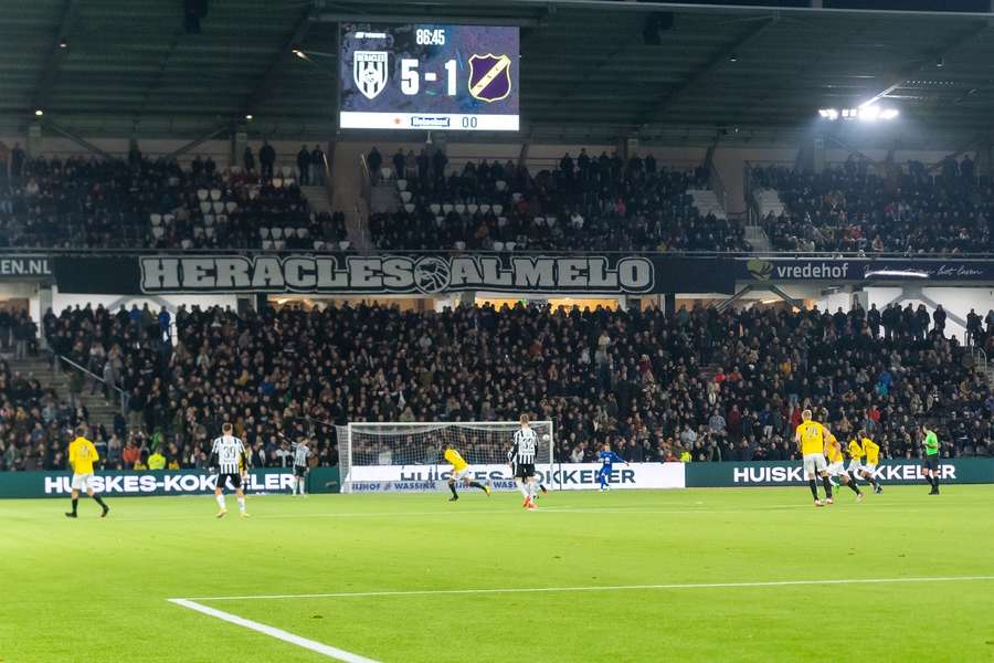 Heracles Almelo wint ruim van NAC Breda