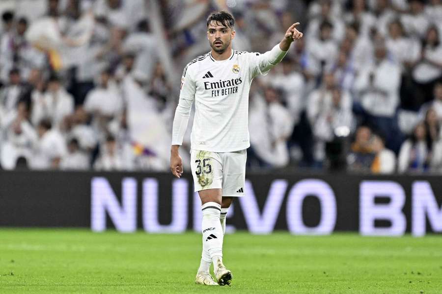 Raúl Asencio renueva con el Real Madrid hasta 2031
