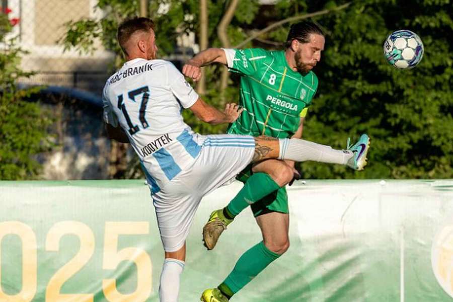 Dolní Chabry koušou zklamání, prohrály s Braníkem 0:7, kanonýr Milan Škoda dal dva góly.