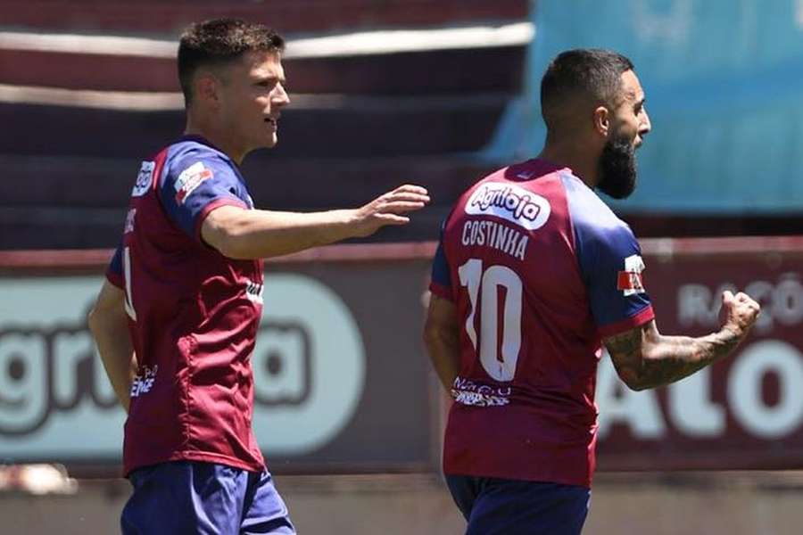 Costinha celebra golo Costinha celebra golo