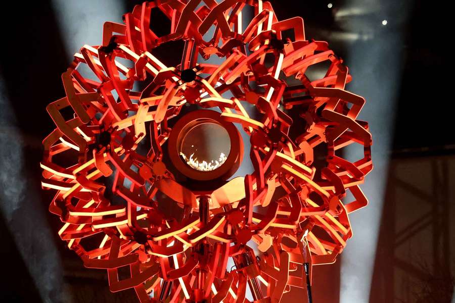 Das Olympische Feuer in Cortina d'Ampezzo.