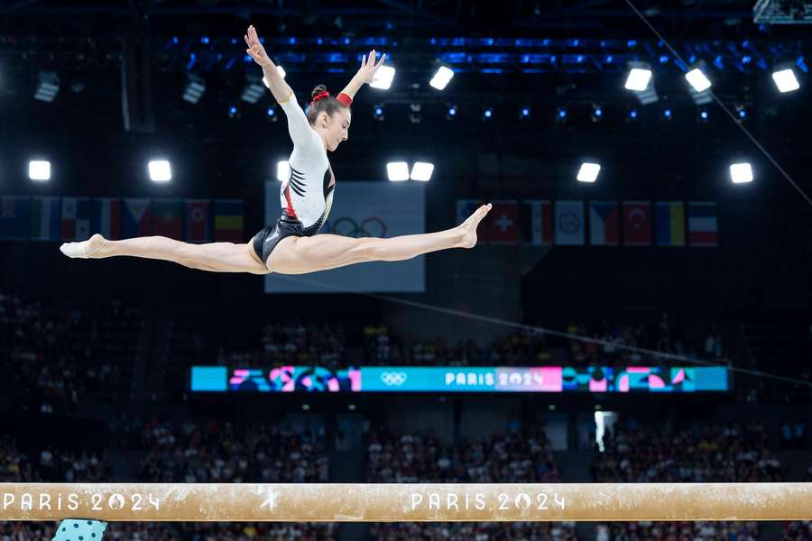 Helen Kevric na trave