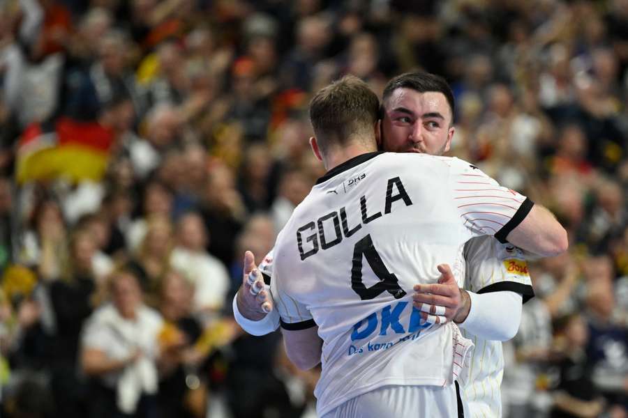 Die deutschen Handball-Stars Johannes Golla und Jannik Kohlbacher.