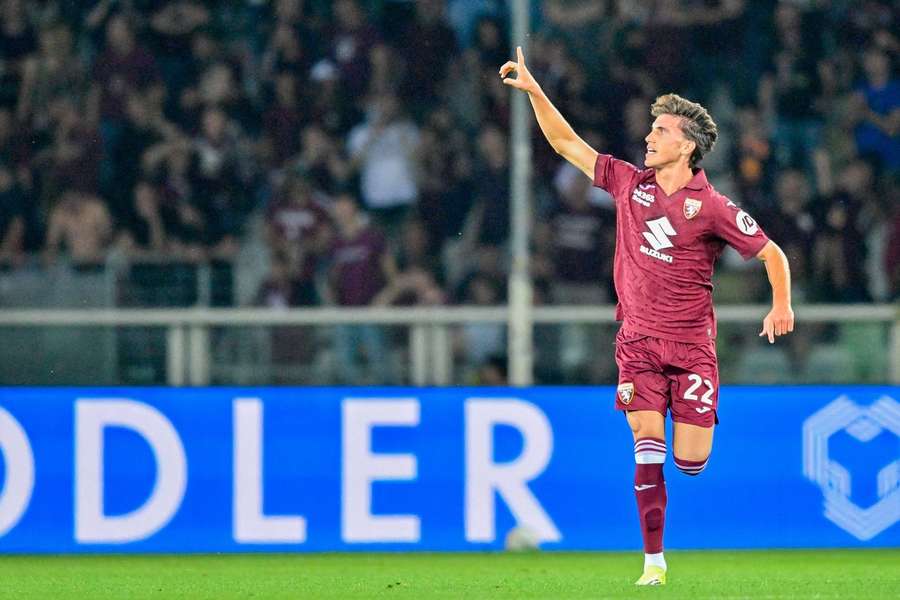 Cesare Casadei está avaliado em 14,5 milhões de euros pelo Flashscore Cesare Casadei está avaliado em 14,5 milhões de euros pelo Flashscore