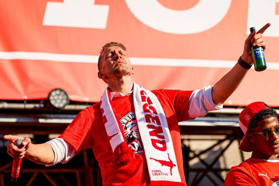 Luuk de Jong sărbătorește titlul în Eredivisie
