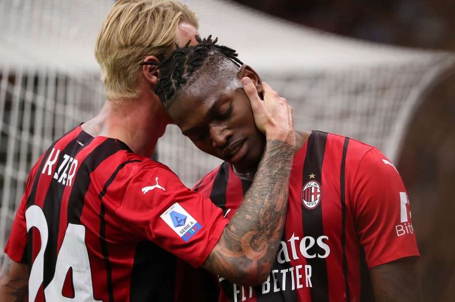 Supertaça de Itália: Rossoneri confiam em Leão e recuperam a "muralha" Kjaer