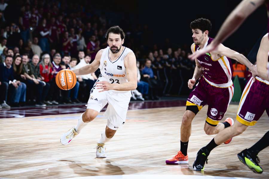 Llull anotó ante el Lleida su triple número 1.000 en acb