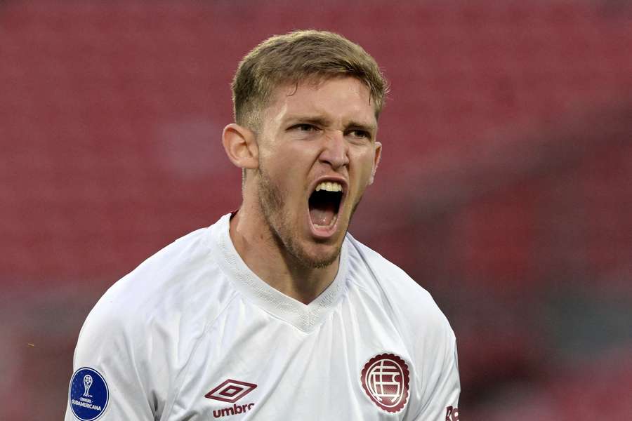 Dois gols de Castillo foram insuficientes para vitória argentina