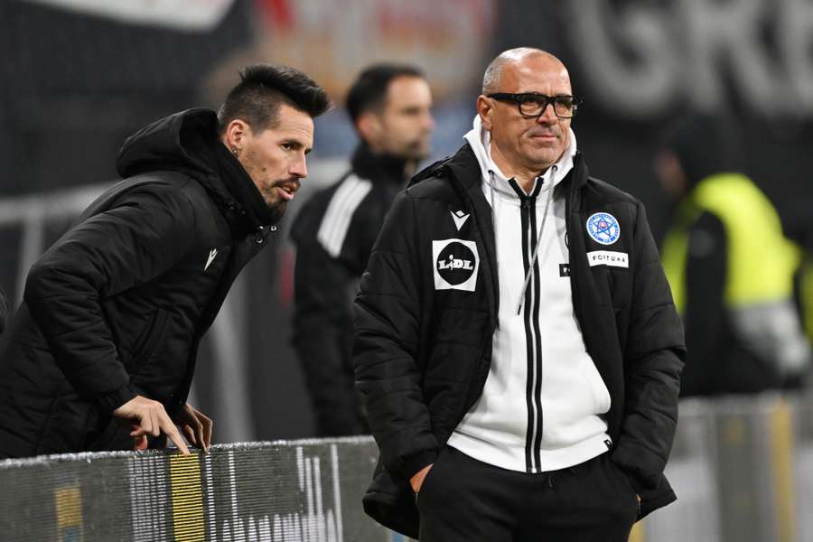 Calzona a Marek Hamšík. Calzona a Marek Hamšík.