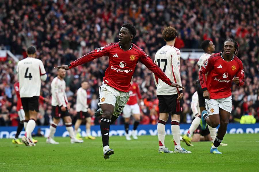 Kobbie Mainoo zdobył zwycięską bramkę dla Manchesteru United w triumfie nad Liverpoolem.