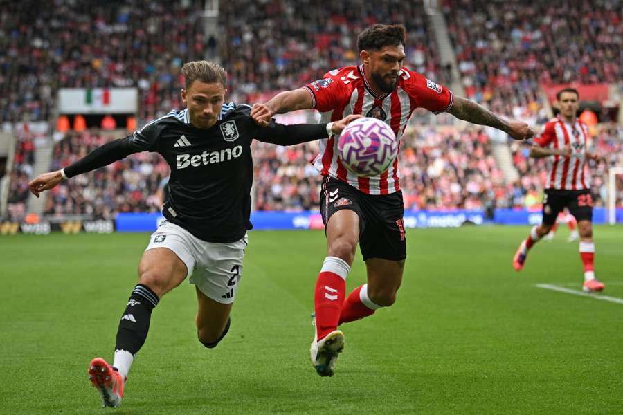 Aston Villa remizovala v Sunderlandu 1:1.