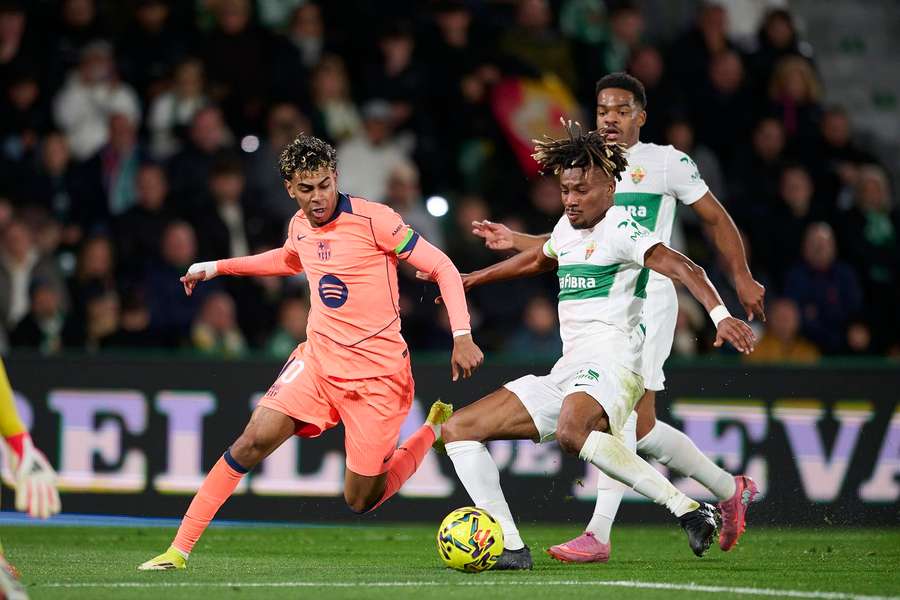 Dónde ver el Elche vs Barcelona en TV y online; alineaciones y previa (LaLiga)