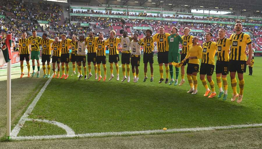 Dortmund garante título com uma vitória no último jogo