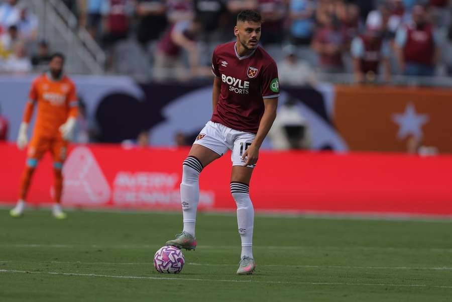 Roma, Villarreal move for West Ham defender Mavropanos