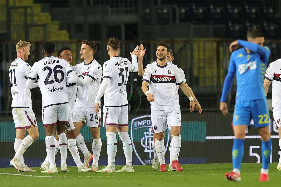 Bologne prend une belle option sur la finale de Coupe en battant largement Empoli