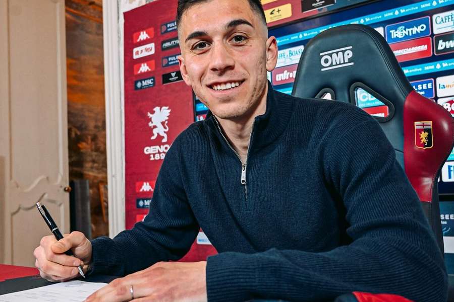 Masini signs new Genoa contract