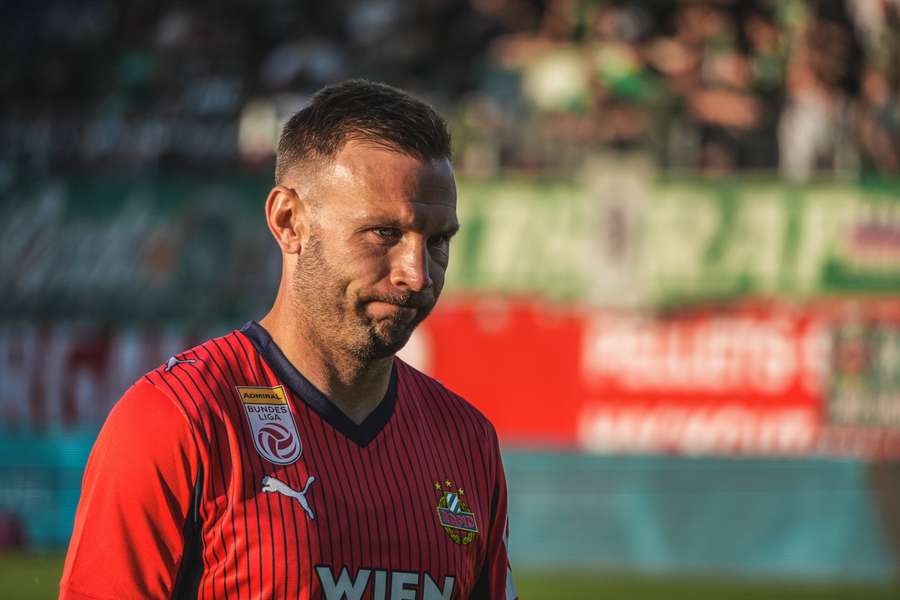 Die Saison ist für Andreas Weimann und den SK Rapid trotz erreichter Minimalziele nicht zufriedenstellend verlaufen. Die Saison ist für Andreas Weimann und den SK Rapid trotz erreichter Minimalziele nicht zufriedenstellend verlaufen.