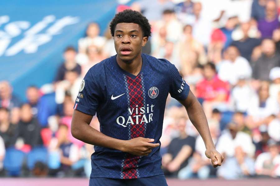 Le titi Pierre Mounguengue quitte le PSG et s'engage au Dynamo Kyiv