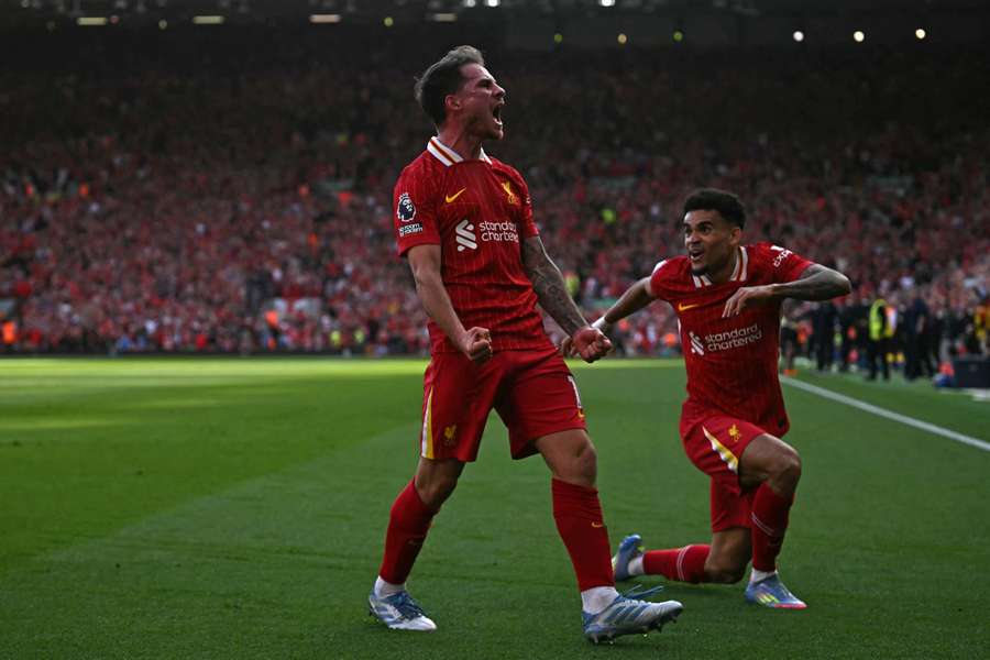 Mac Allister e Luis Díaz, autores dos dois primeiros gols do Liverpool na goleada