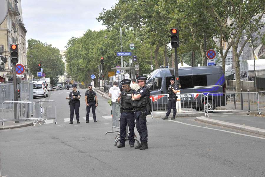 A polícia francesa deteve um homem russo em Paris