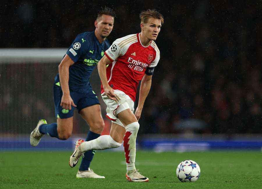 Arsenal-kaptajnen spillede en flot kamp på midtbanen Arsenal-kaptajnen spillede en flot kamp på midtbanen