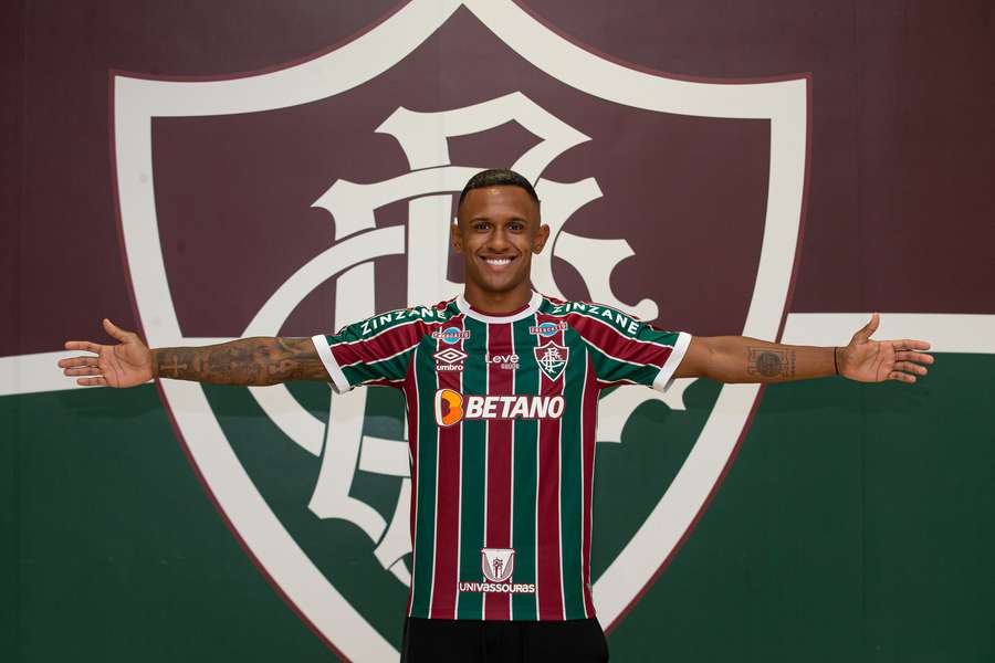 Registro da apresentação de Marquinhos no Fluminense