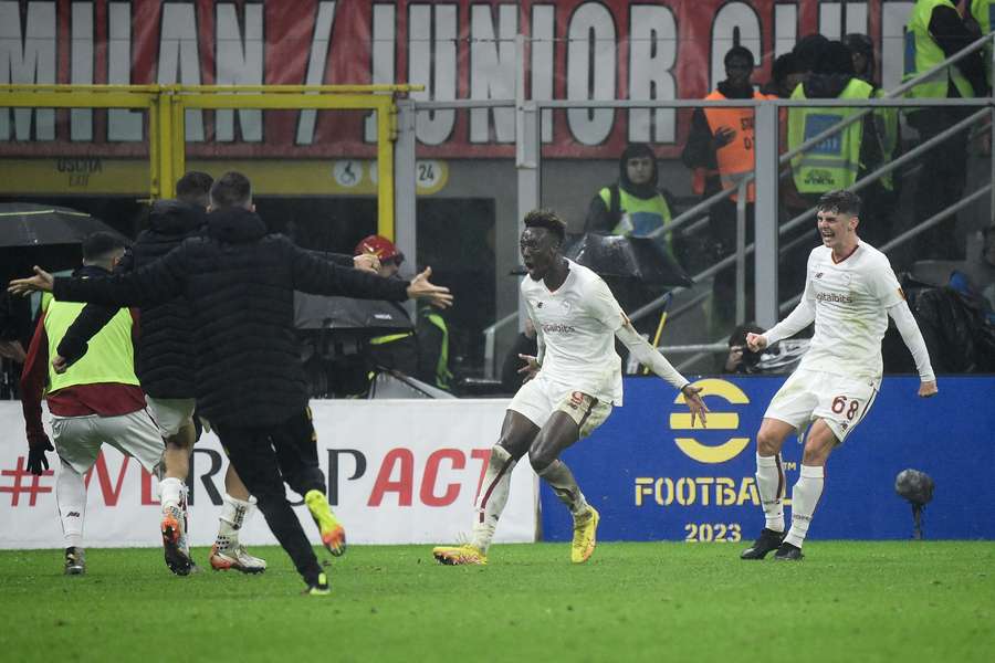 Serie A, San Siro gelato: nel finale Ibanez e Abraham riacciuffano il Milan