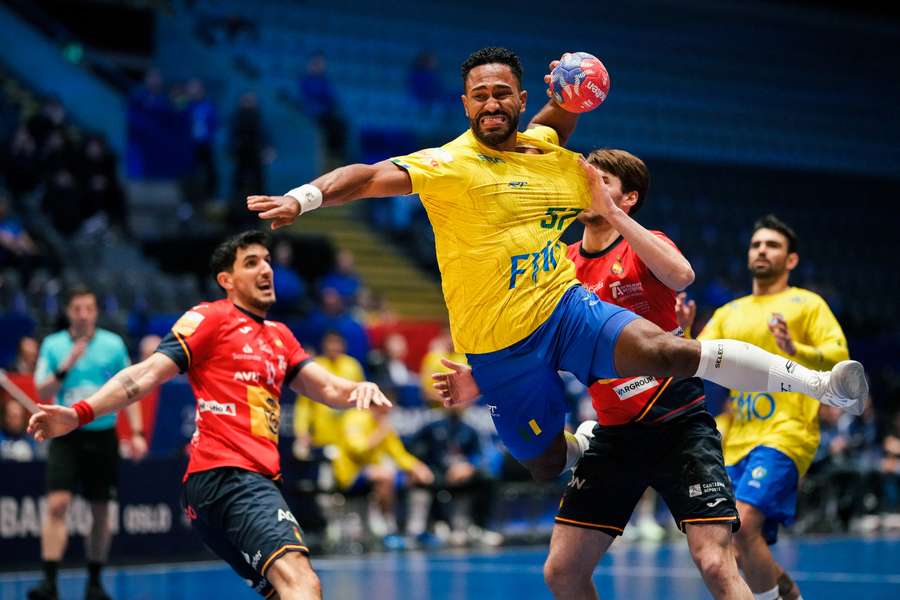 Brasil venceu Espanha pela primeira vez em jogos oficiais