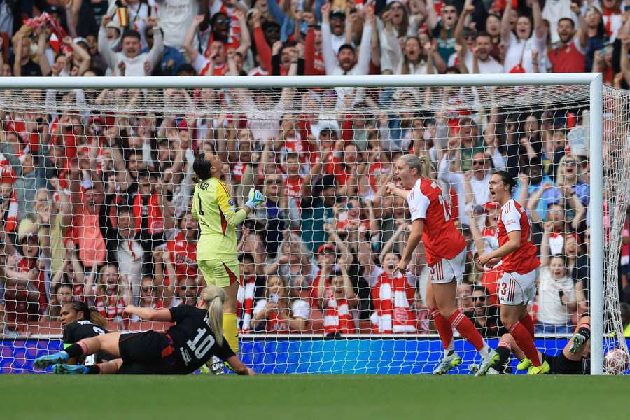 L'OL Lyonnes bien maladroit.