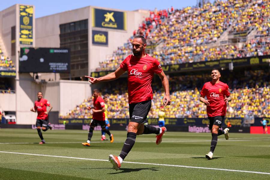 Muriqi celebra su gol en el Nuevo Mirandilla 