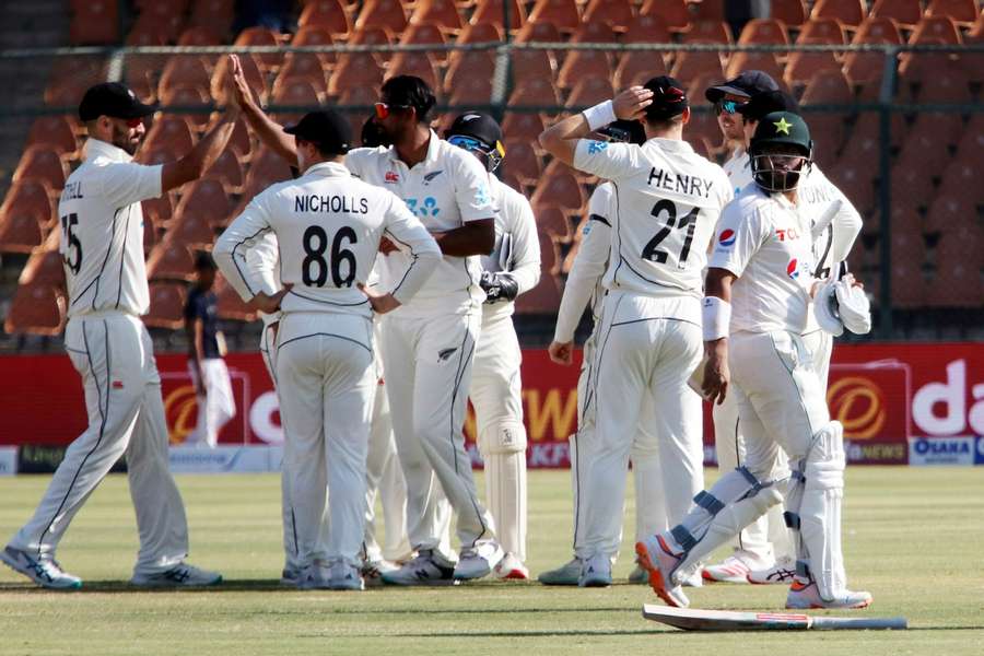 New Zealand and Pakistan battled to a draw