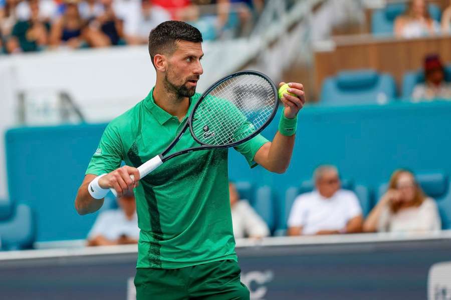 Tenis Flash: Zwycięstwa de Minaura i Tiafoe w Miami. Świątek zagra o czwartą rundę