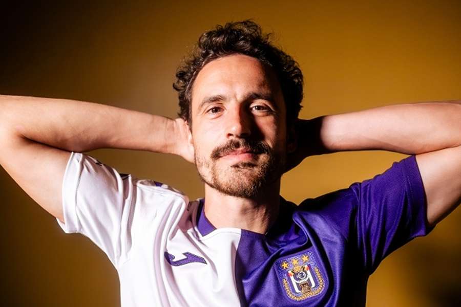 Delaney knytter sig til en række landsmænd i Anderlecht. Delaney knytter sig til en række landsmænd i Anderlecht.
