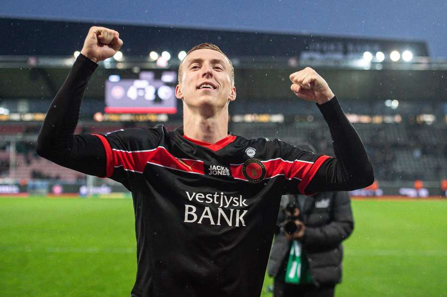 Świetny kwiecień Adama Buksy w Danii, ale gol napastnika Midtjylland nie dał wygranej