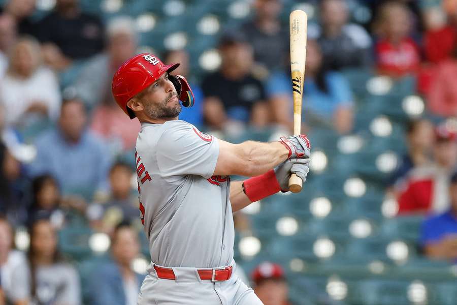 Goldschmidt hits an RBI double against the Milwaukee Brewers