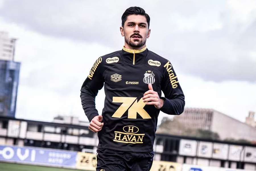 João Basso ao serviço do Santos