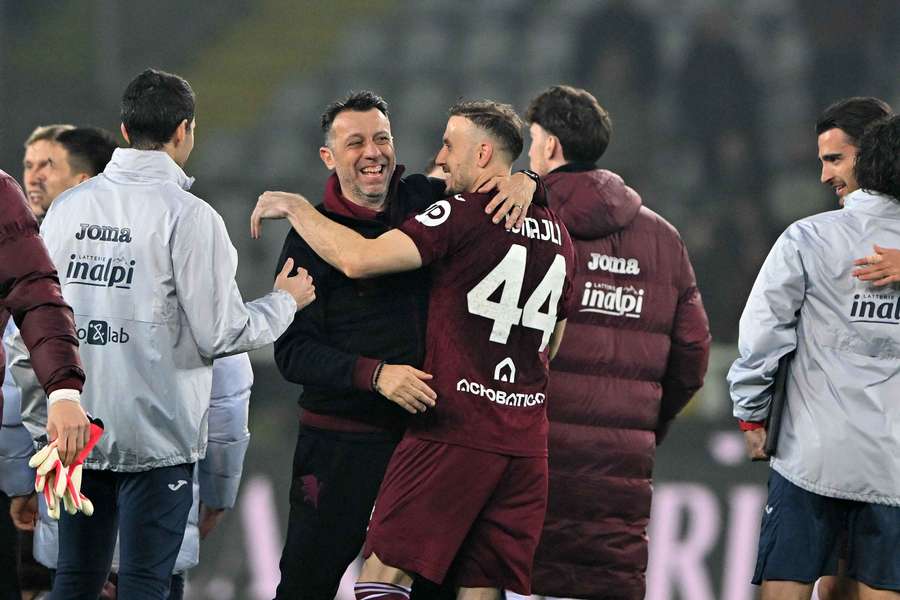 La gioia sulla panchina del Torino