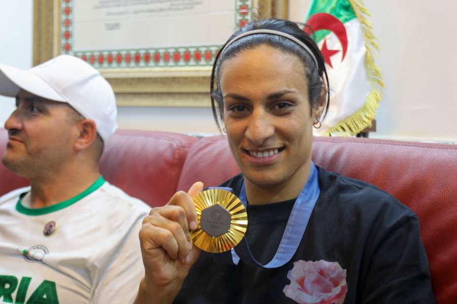 La pugile algerina Imane Khelif, al centro delle polemiche sui cromosomi alle ultime Olimpiadi