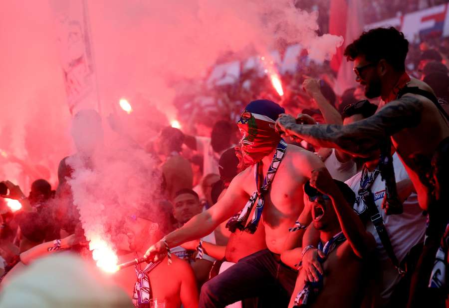 PSG's fans celebrate their equaliser