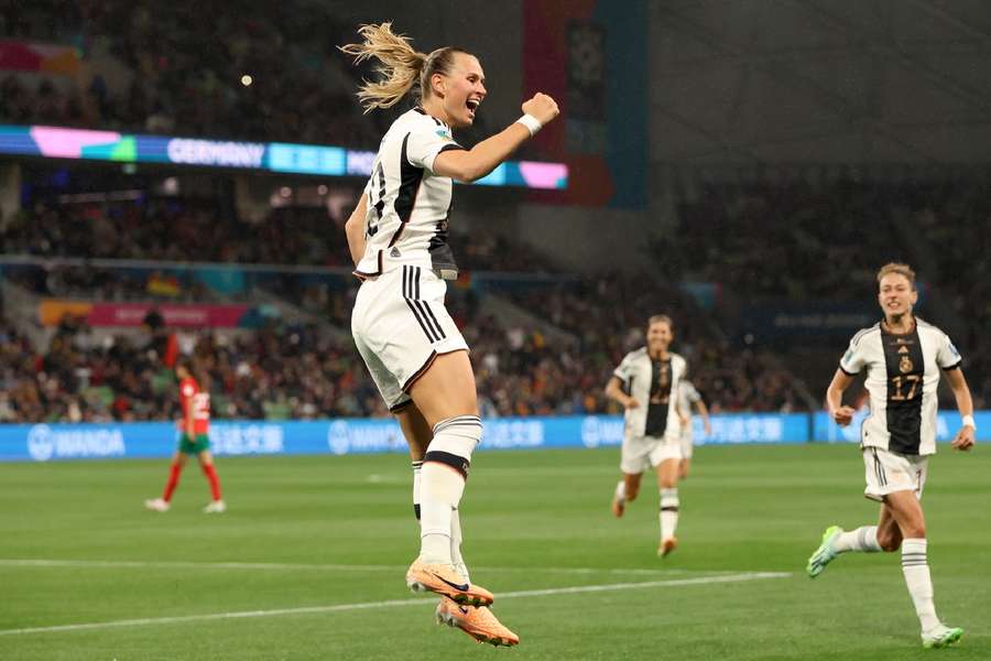 Nationalspielerin des Jahres: Bühl gewinnt Fan-Wahl vor Popp Nationalspielerin des Jahres: Bühl gewinnt Fan-Wahl vor Popp