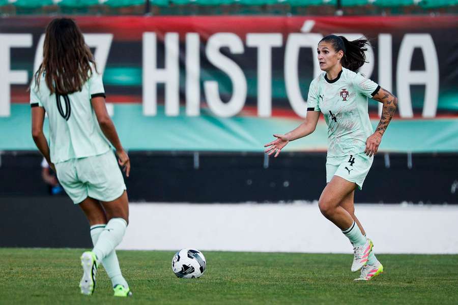 Ana Seiça em destaque no eixo defensivo de Portugal