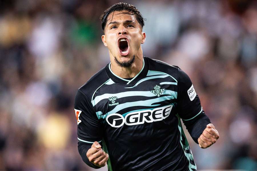 Cucho Hernández, operado de los cornetes nasales