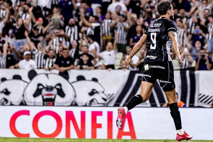 Pedro Raul abriu o placar em Ceará 2x0 Grêmio Pedro Raul abriu o placar em Ceará 2x0 Grêmio