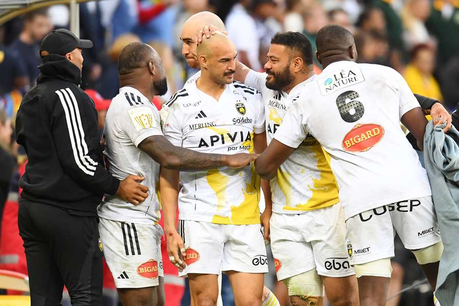Holders La Rochelle reach Champions Cup quarters after late Libbok miss