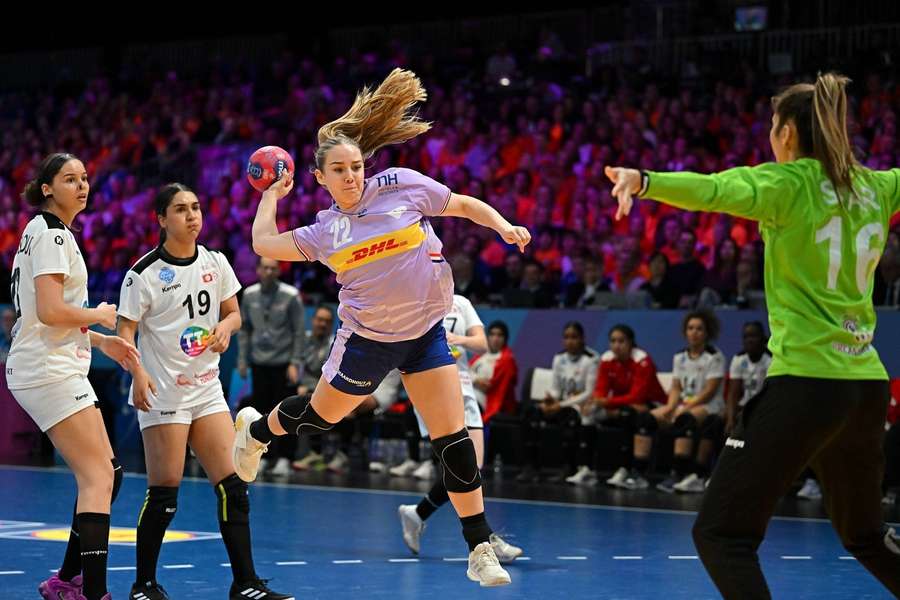 Reprezentacja Holandii pokonała Tunezję przed własnymi kibicami, w sobotę starcie z Polską Reprezentacja Holandii pokonała Tunezję przed własnymi kibicami, w sobotę starcie z Polską