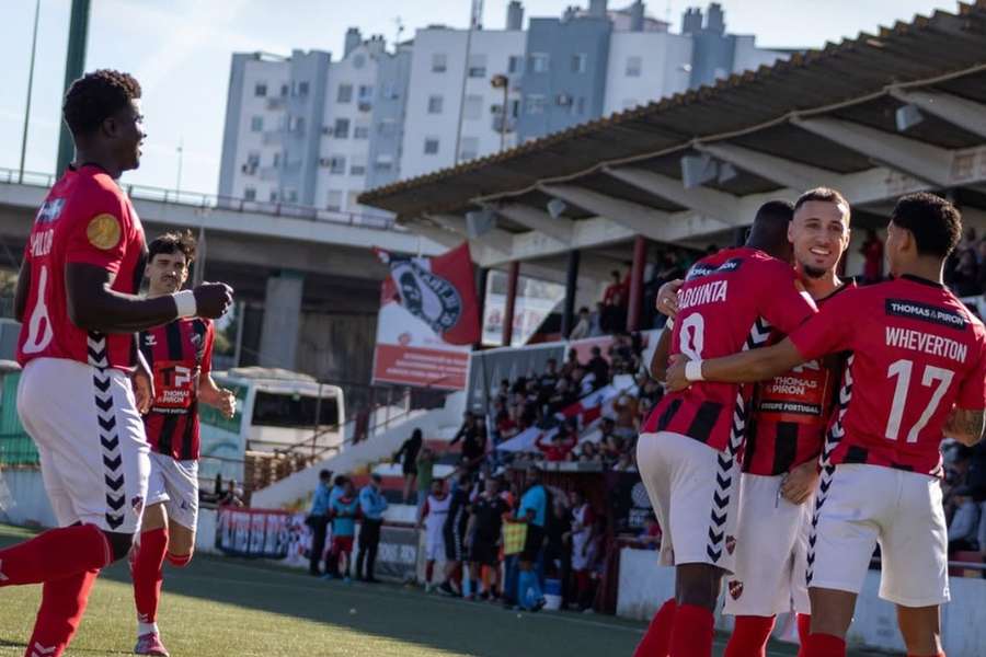 Sacavenense vai jogar no Campeonato de Portugal Sacavenense vai jogar no Campeonato de Portugal