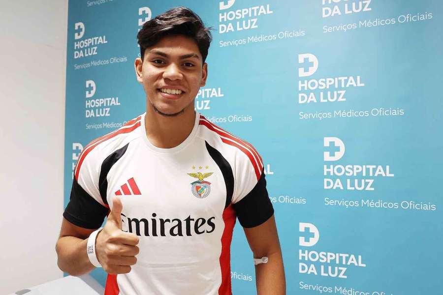 Gabriel Índio nos exames médicos do Benfica