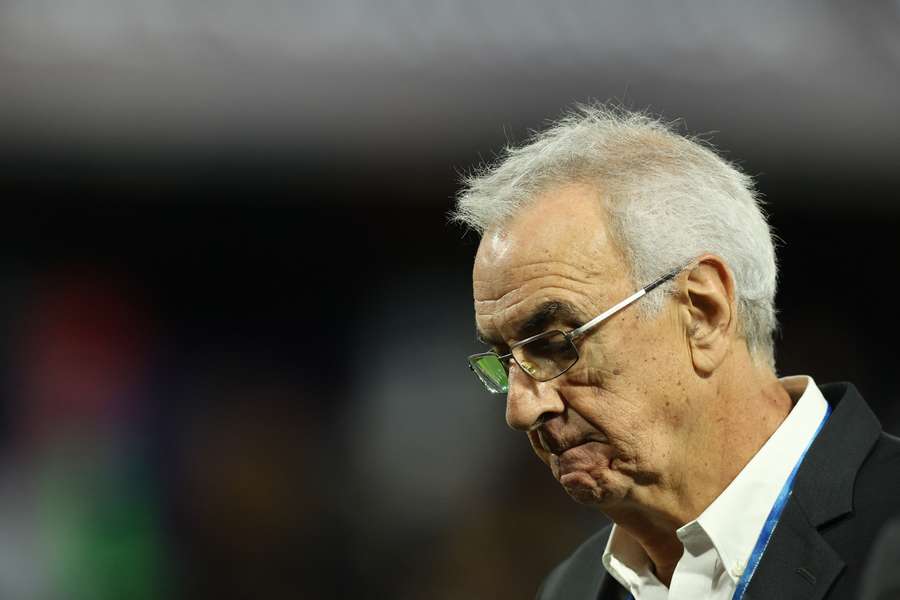 Jorge Fossati cabisbaixo
